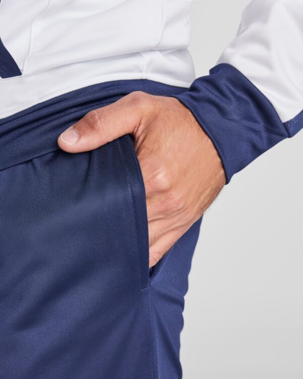 Tuta composta da giacca e pantaloni - dettaglio 2