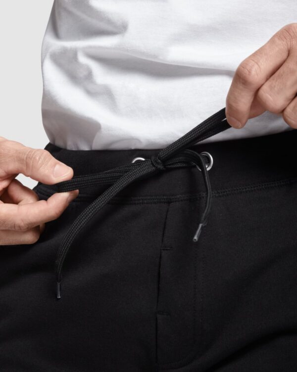 Short sportivi basic realizzati in tessuto felpato - dettaglio 1