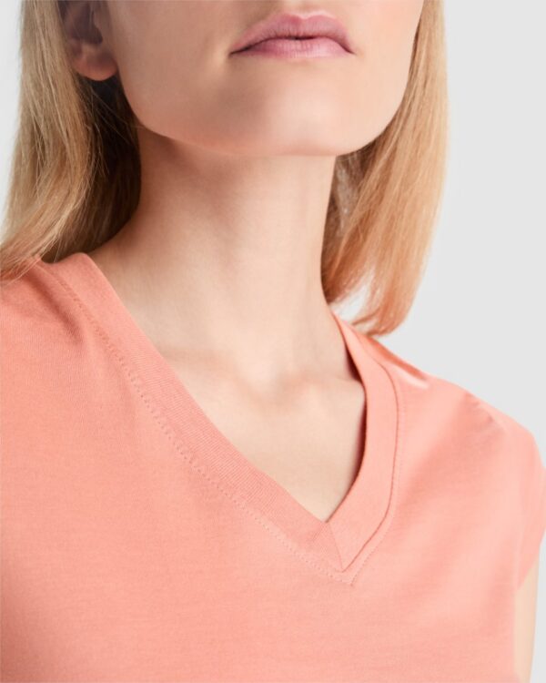 T-Shirt Donna Scollo a V - dettaglio 3