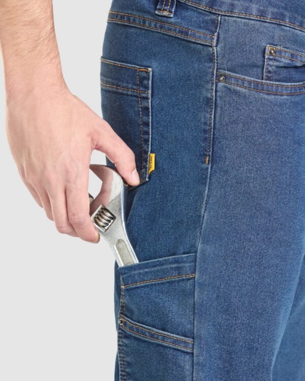 Pantaloni lunghi multitasche in denim con cuciture - dettaglio 2