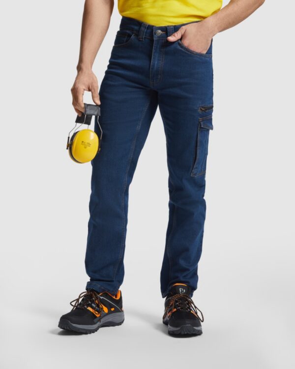 Pantaloni lunghi multitasche in denim con cuciture - modello 1