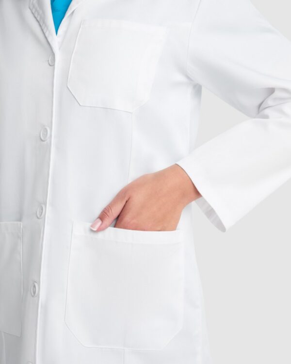Camice da laboratorio da donna con risvolto - dettaglio 2